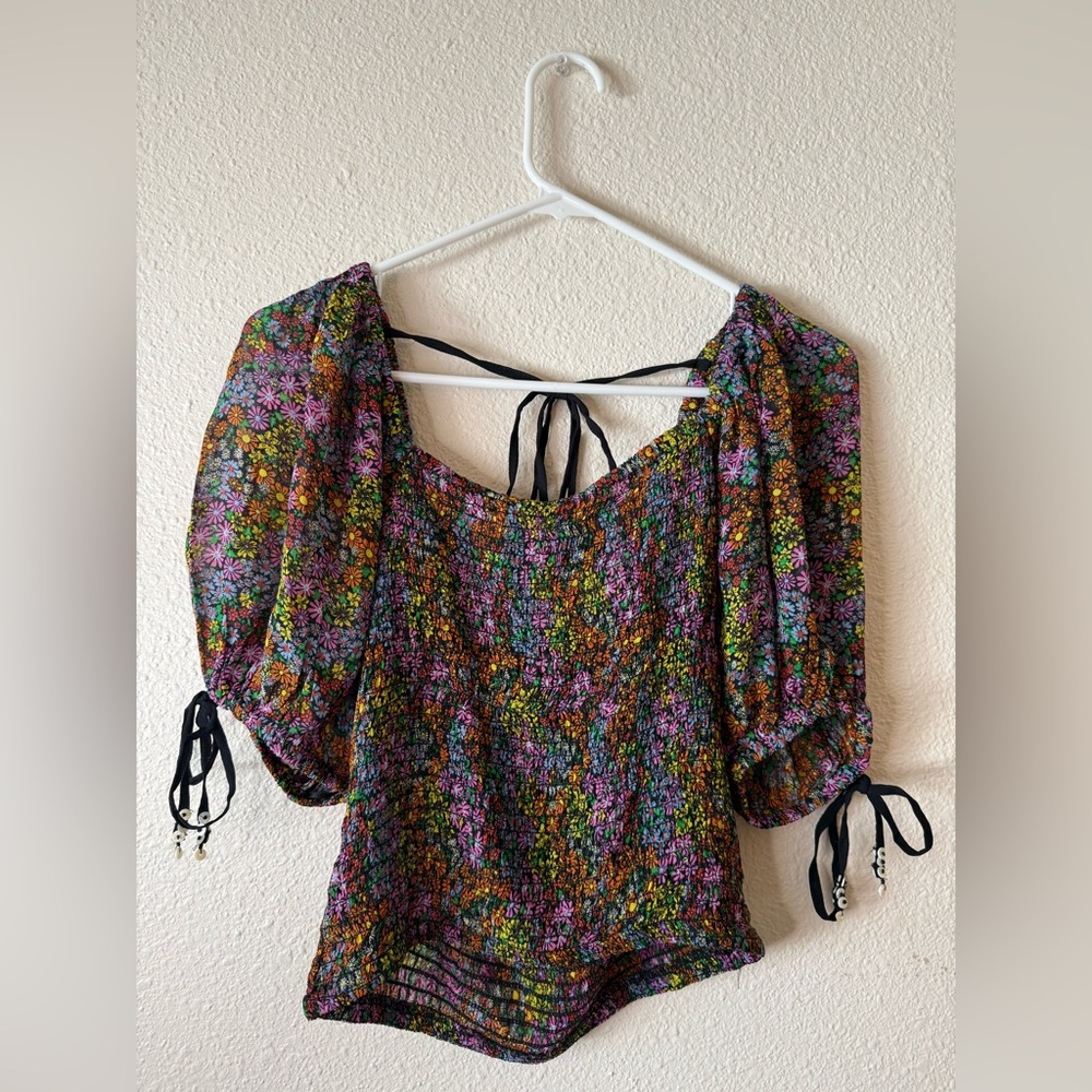 NWT FREE PEOPLE back on top Floral Smocked Boho puff sleeve  Beaded crop Top